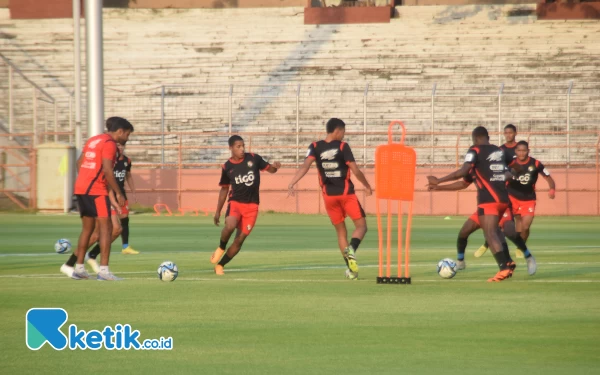 Thumbnail Panama Jalani Latihan Perdana di Stadion Gelora 10 November, Tak Gentar Hadapi Permainan Maroko