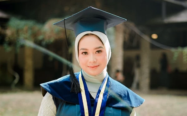 Thumbnail Inspiratif, Kisah Nabilah Raih Double Degree di Usia 21 Tahun