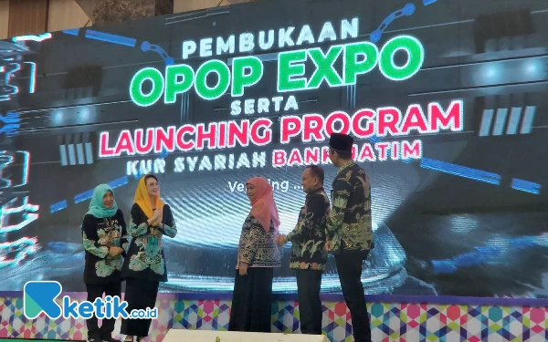 Thumbnail Wujudkan Pengembangan Ekonomi Pesantren, Gubernur Khofifah Buka Gebyar OPOP EXPO Edisi Ke-5