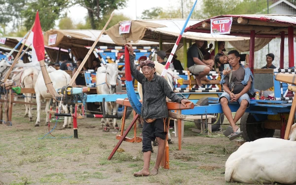 Thumbnail Berita - Memperingati Hari Pahlawan 2023, Pemkab Sleman Gelar Parade Gerobak Sapi