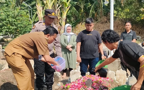 Thumbnail Sosok Riyono, Korban Kecelakan Mobil vs KA Probowangi: Kuli Bangunan yang Gemar Pengajian