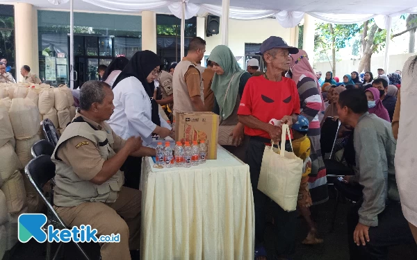 Thumbnail Operasi Pasar Murah Diskopindag Kota Malang Diserbu Warga