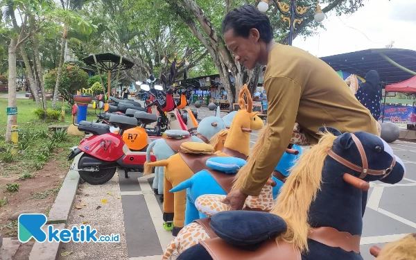 Thumbnail Yuk! Intip Tarif Penyewaan Sepeda Listrik di Alun-alun Kabupaten Pacitan