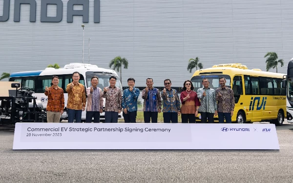 Thumbnail Berita - Hyundai dan Invi Teken Kerjasama Pengadaan Bus Listrik Untuk Transjakarta