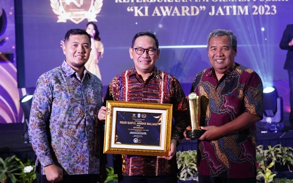 Thumbnail Hebat! RSSA Malang 4 Tahun Berturut-turut Raih KI Award Predikat Informatif