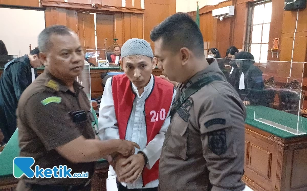 Thumbnail Pembunuh Mahasiswi Fakultas Hukum Ubaya Dituntut 19 Tahun Penjara