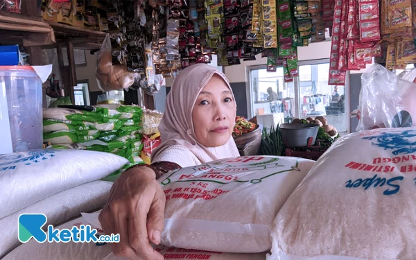 Thumbnail Berita - Stok Beras di Pacitan Diklaim Aman, Warga Diminta Jangan Panik Buying