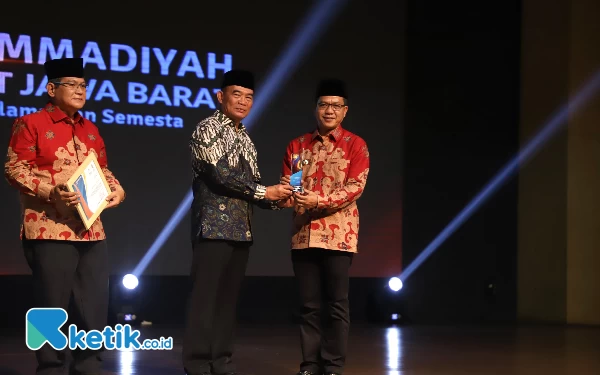 Bupati Bandung Raih Muhammadiyah Award Kategori Kepala Daerah Inspiratif