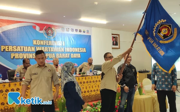 Thumbnail Berita - PWI Papua Barat Daya Gelar Konferensi Perdana, Wahyudi Terpilih Jadi Ketua