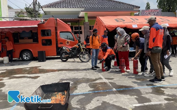 Thumbnail Mahasiswa Keperawatan Unusa Dibekali Penanganan Korban Gempa dan Kebakaran Gedung Bertingkat