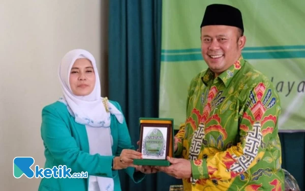 Thumbnail Hari Ibu, Kang Cucun dan Humaira Gelar Lomba Menulis Surat untuk Ibu