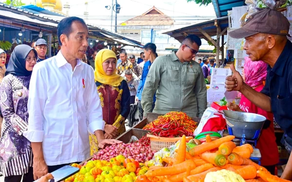 Thumbnail Berita - Nataru, Khofifah Pastikan Bahan Pokok di Jatim Aman dan Stabil