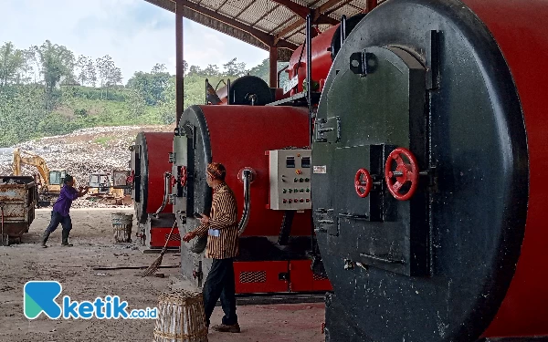 Thumbnail Atasi Tumpukan Sampah, 3 Mesin Incinerator Didatangkan ke TPA Tlekung Kota Batu