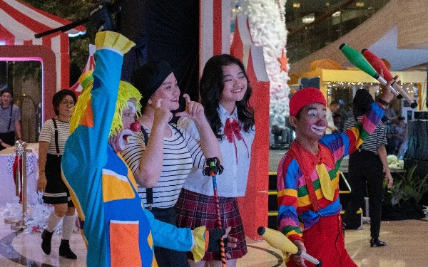 Thumbnail Wyndham Surabaya Sukses Gelar A Night At The Carnival di Malam Tahun Baru 2024