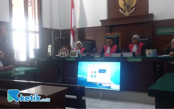 Thumbnail Empat Bos Terdakwa Kasus Kayu Ilegal Tidak Pernah Datang Sidang, Hakim Perintahkan Masuk DPO