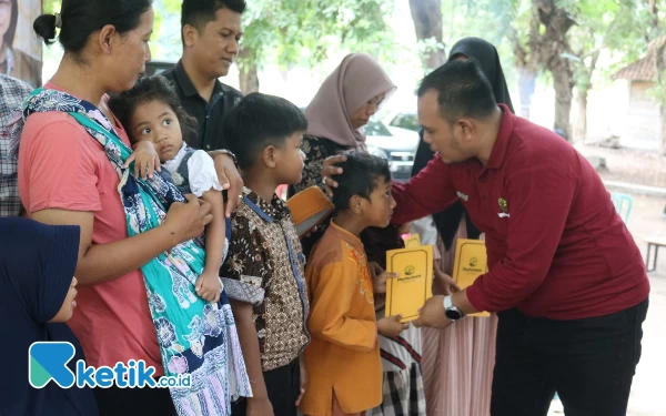 Thumbnail Berita - KPH Blitar Beri Santunan Anak Yatim dan  Apresiasi Karyawan dan Mitra Kerja Berprestasi