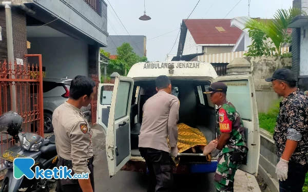 Thumbnail Pria Surabaya Ditemukan Tewas Terbujur Kaku di Kamar Kos Jember