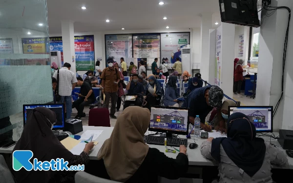 Thumbnail Peringati Hari Bhakti Imigrasi ke-74, Imigrasi Kelas 1 Surabaya Buka Layanan Paspor Hari Sabtu