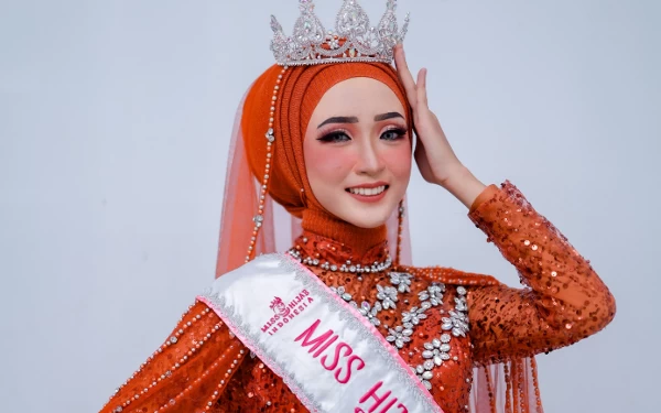 Thumbnail Arina Rosalina, Miss Hijab Indonesia Top Model 2023 Ajak Perempuan Berkarya Nyata