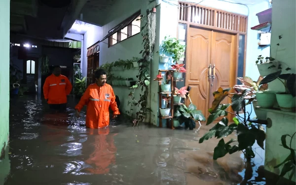 Thumbnail Hujan Dua Jam, Sejumlah Titik Kota Madiun Tergenang