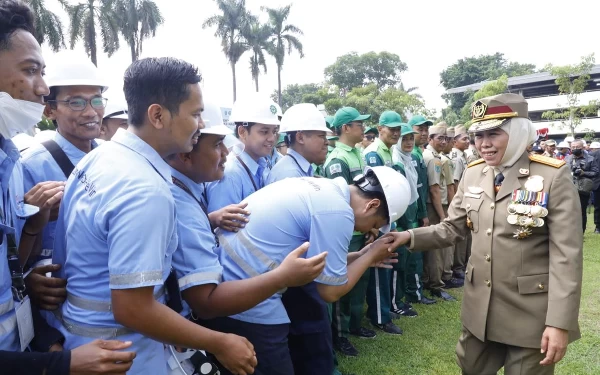 Thumbnail Berita - Peringati Bulan K3, Gubernur Khofifah Ajak Pelaku Dudika Budayakan K3