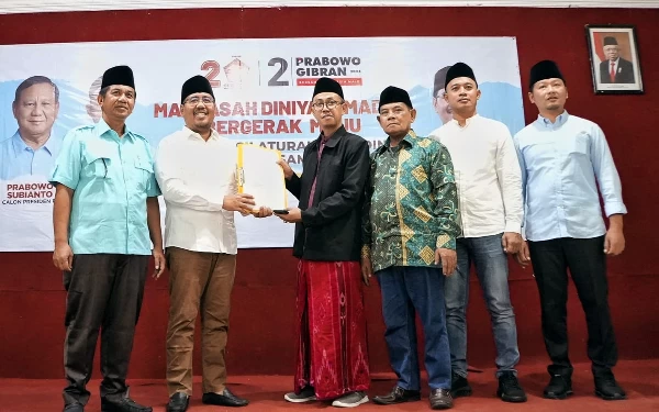 Thumbnail Target Menang di Madura, Prabowo-Gibran Dapat Dukungan Guru dan Kepala Madin se-Kabupaten Sampang