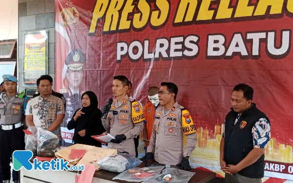 Thumbnail Berita - Polres Batu Ungkap Motif Pembunuhan di Pujon Kabupaten Malang