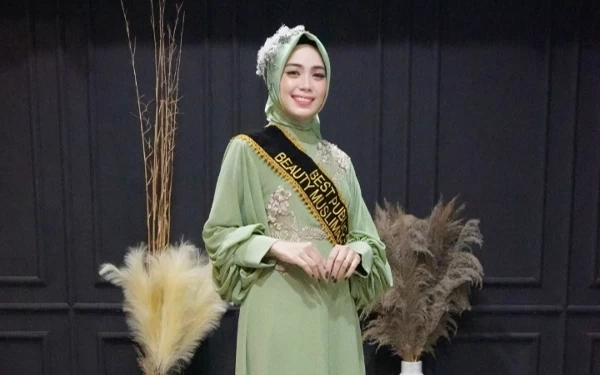 Thumbnail Winner Best Public Speaking Beauty Muslimah Indonesia 2023 Bagikan Tips Tampil Percaya Diri