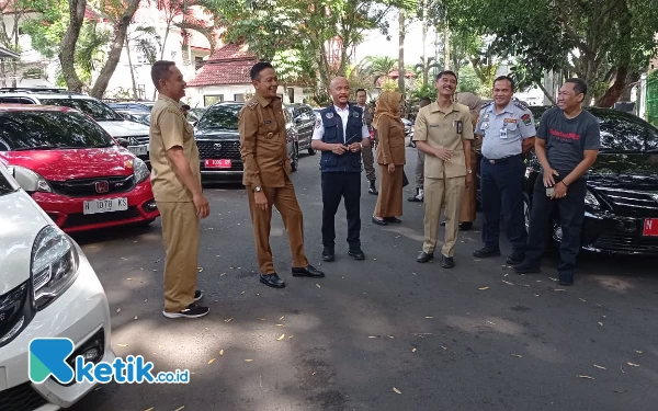 Thumbnail Berita - Balai Kota Malang Steril Kendaraan, Jalan Gajah Mada Jadi Lahan Parkir