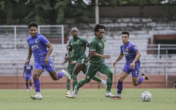 Thumbnail Berita - Persebaya Taklukkan Persik 2 Gol Tanpa Balas di Laga Uji Coba, Munster Puas