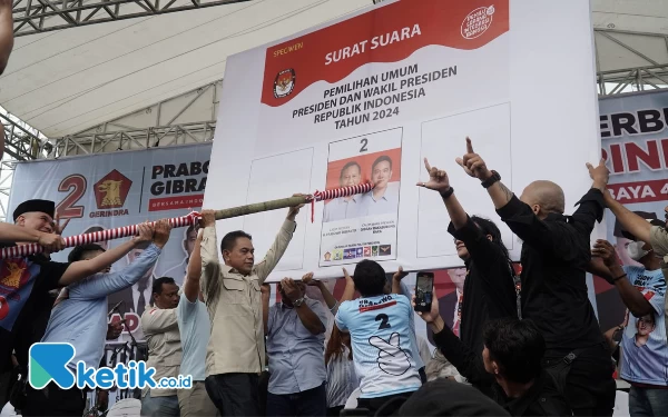 Thumbnail Konser Indonesia Maju Ahmad Dhani, Ajak Anak Muda Coblos Prabowo-Gibran