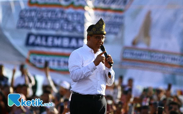 Thumbnail Calon Presiden No Urut 1 Anis Rasyid Baswedan saat berorasi politik dalam kampanye akbar di Pelataran Benteng Kuto Besak Palembang, Kamis (25/1/2024). Wahyu Rahmanto/Ketik.co.id