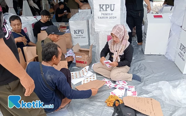 Thumbnail Baru 12 Kecamatan, KPU Kabupaten Kediri Kebut Setting Packing Logistik Pemilu 2024