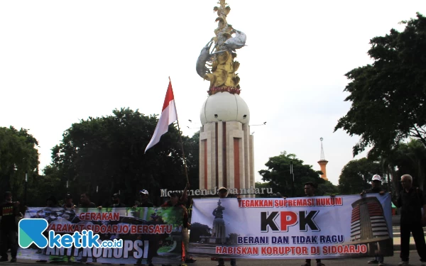 Thumbnail Masyarakat Sidoarjo Bersatu Dukung KPK Tuntaskan Penyidikan OTT di BPPD Sidoarjo