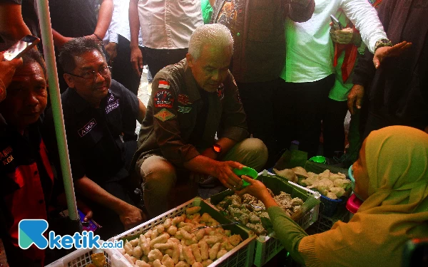 [Berita Foto] Kampanye Blusukan Ganjar di Palembang Serap Keluhan Pedagang Pasar