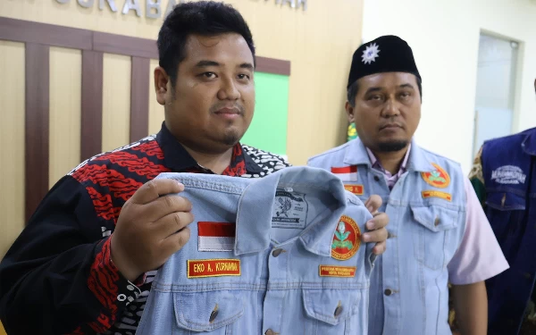 Ketua Pemuda Muhammdiyah Surabaya Angkat Bicara Soal Eri Cahyadi Pakai Rompi Biru Muda