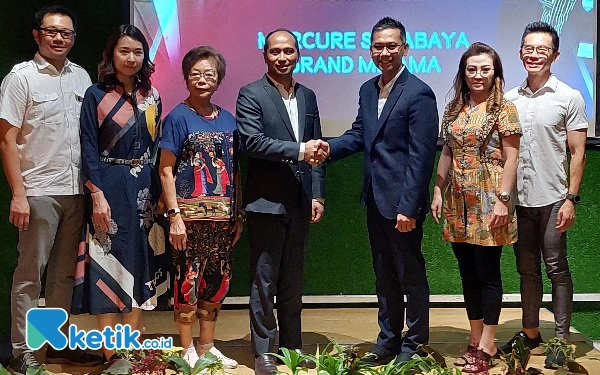 Thumbnail Berita - Sugito Adhi Gantikan Andreas Riyadi Sebagai GM Mercure Surabaya Grand Mirama