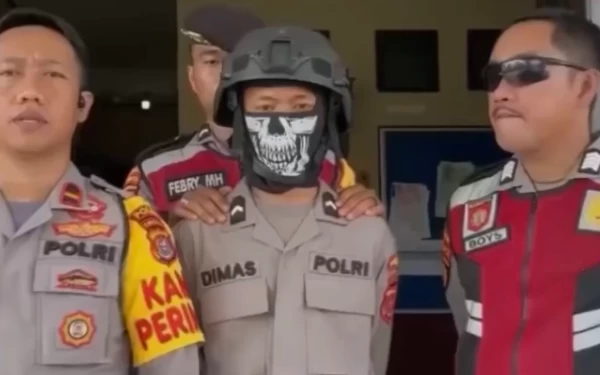 Thumbnail Remaja 15 Tahun Menyamar Menjadi Polisi di Kendari, Nekat Razia Motor