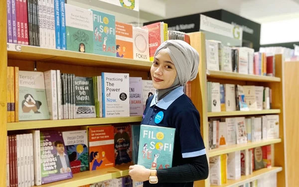 Thumbnail Gramedia Buka Banyak Lowongan Pekerjaan, Simak Ketentuannya!