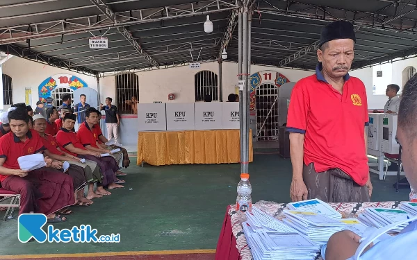 Thumbnail Ratusan Penghuni Lapas di Jember ikut Nyoblos di TPS Lokus