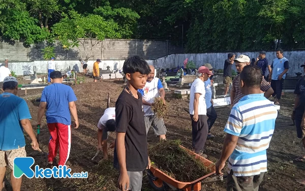 Thumbnail Bersih Makam Jadi Kegiatan Rutin Warga Sedan Sleman Menyambut Bulan Ramadan