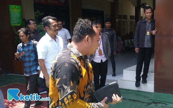 Thumbnail Berita - Bawaslu Sidoarjo dan Tim Gakkumdu Jadi Saksi Sidang Tindak Pidana Pelanggaran UU Pemilu Kades Tarik, Sidoarjo