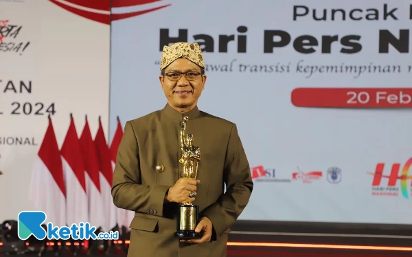 Thumbnail Berita - Raih Anugerah PWI Pusat, Bupati Bandung Dinobatkan Jadi Tokoh Nasional Bidang Pembangunan dan Kebudayaan