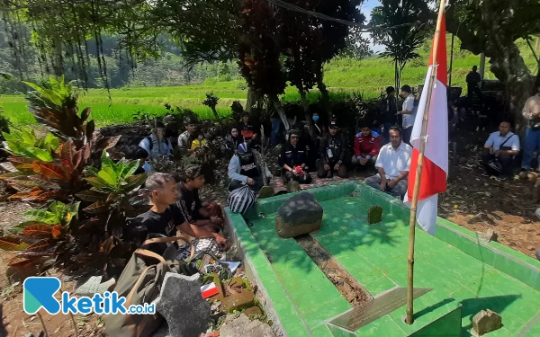 Thumbnail Berita - Doa Bersama Hingga Pembacaan Puisi Warnai Refleksi 75 Tahun Tan Malaka di Kediri