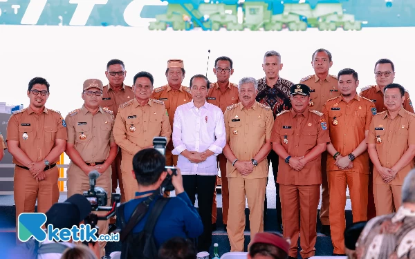 Thumbnail Berita - Bupati Pinrang Ikut Hadir dalam Kunjungan Presiden Jokowi di Sulawesi Selatan