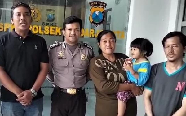 Thumbnail Berkat Video yang Dibuat Bripka Febri, Anak Hilang di Sidoarjo Kembali ke Orang Tuanya