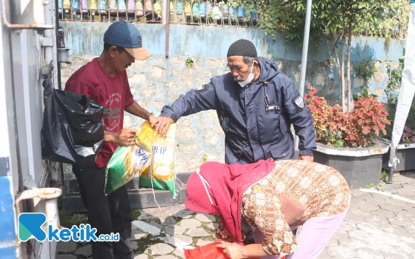 Thumbnail Pemkot Batu Gelontorkan 17 Ton Beras Selama Tiga Hari Operasi Pasar