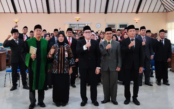 Thumbnail Pj Bupati Bojonegoro Lantik 71 PNS Tempati Jabatan Baru: Buatlah Kebijakan Tajam Strategis Inovatif!