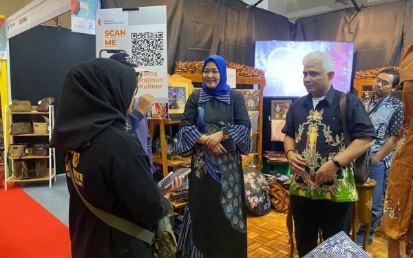 Thumbnail Ikuti Pameran Inacraft, Produk asal Bojonegoro Diminati Pembeli dari Malaysia