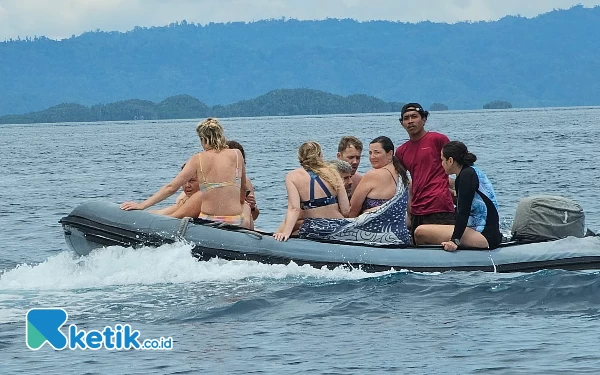 Thumbnail Update Kebakaran Kapal LOB Oceanic di Raja Ampat, 23 Korban Selamat Dievakuasi